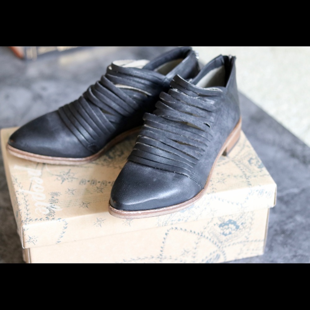 FREE PEOPLELost Valley Ankle Booties
